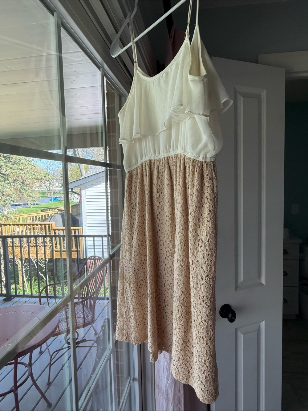 Forever 21 Cream Tan Spaghetti Strap Dress Flowy Lace Size Small